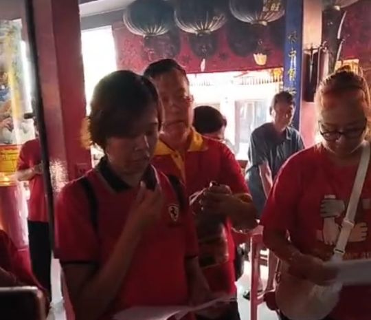 Foto: umat di klenteng tuban